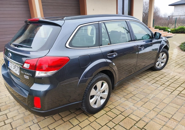 Subaru Outback cena 27500 przebieg: 353771, rok produkcji 2012 z Staszów małe 106